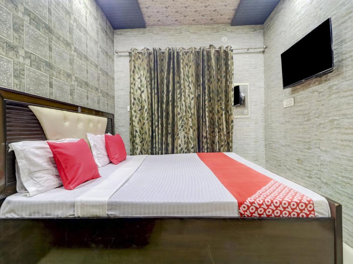 Oyo 77454 Hotel Prince Palace Patiāla 外观 照片