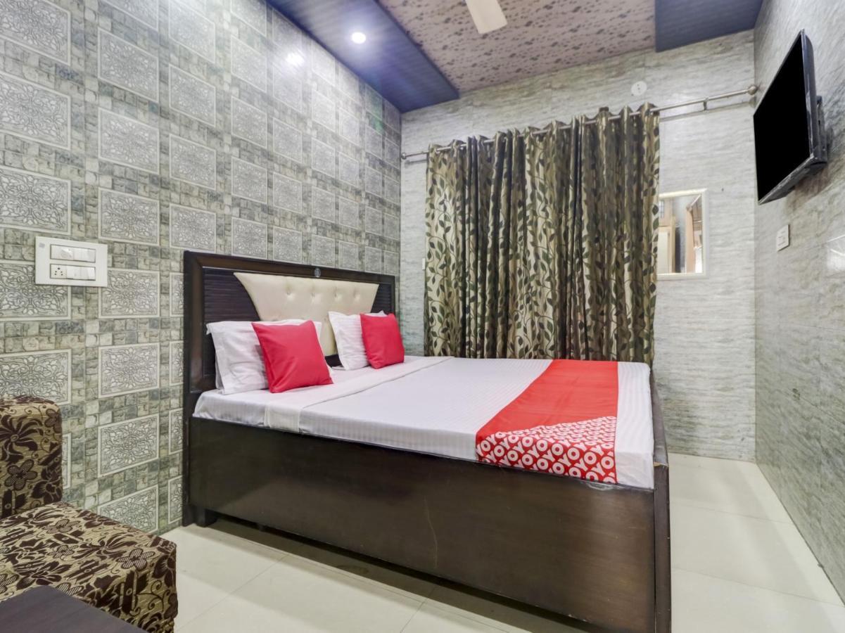 Oyo 77454 Hotel Prince Palace Patiāla 外观 照片