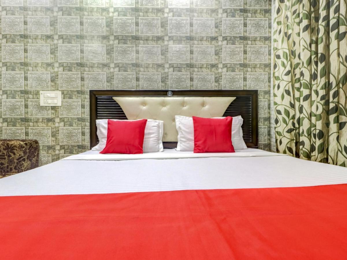Oyo 77454 Hotel Prince Palace Patiāla 外观 照片