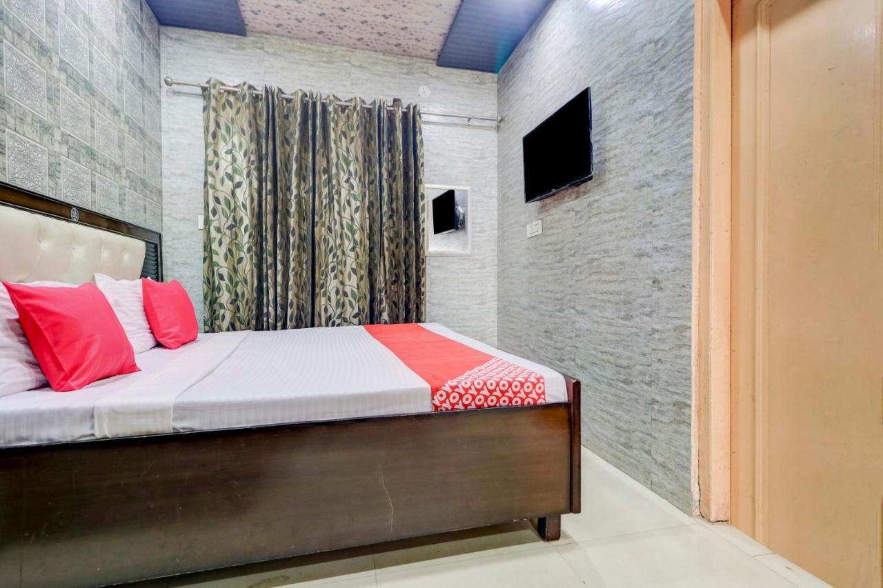 Oyo 77454 Hotel Prince Palace Patiāla 外观 照片