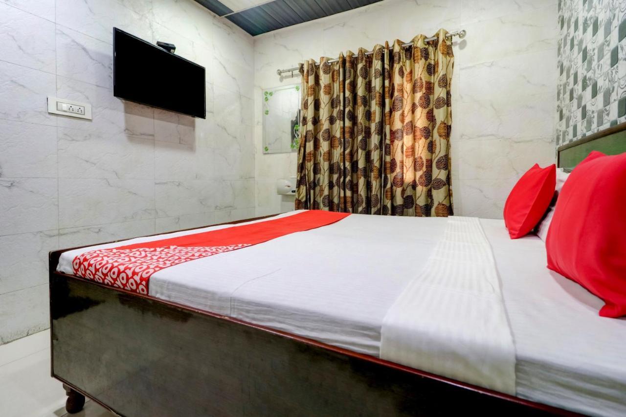 Oyo 77454 Hotel Prince Palace Patiāla 外观 照片