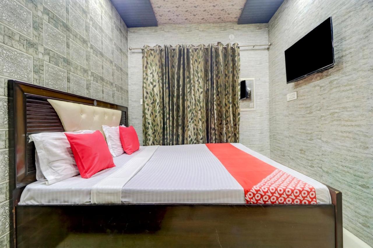 Oyo 77454 Hotel Prince Palace Patiāla 外观 照片