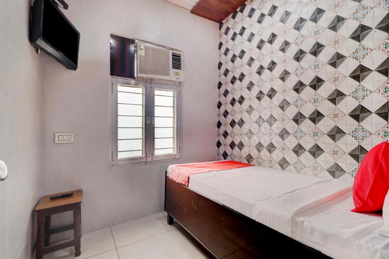 Oyo 77454 Hotel Prince Palace Patiāla 外观 照片