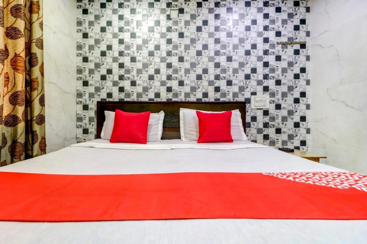 Oyo 77454 Hotel Prince Palace Patiāla 外观 照片